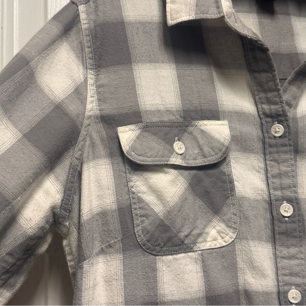 Eddie Bauer Gray and White Plaid Button-Up Soft Flannel Shirt Size M - Picture 4 of 12